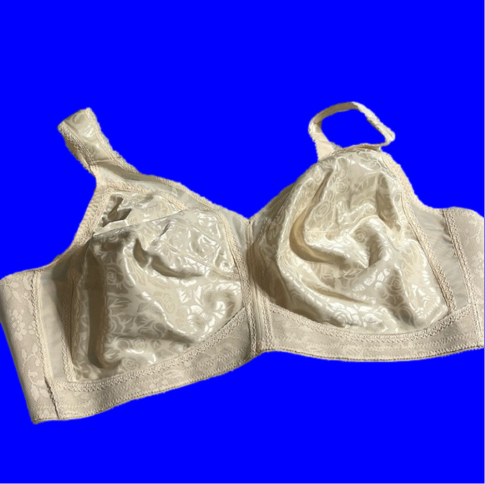 NWOT Playtex 52c bra